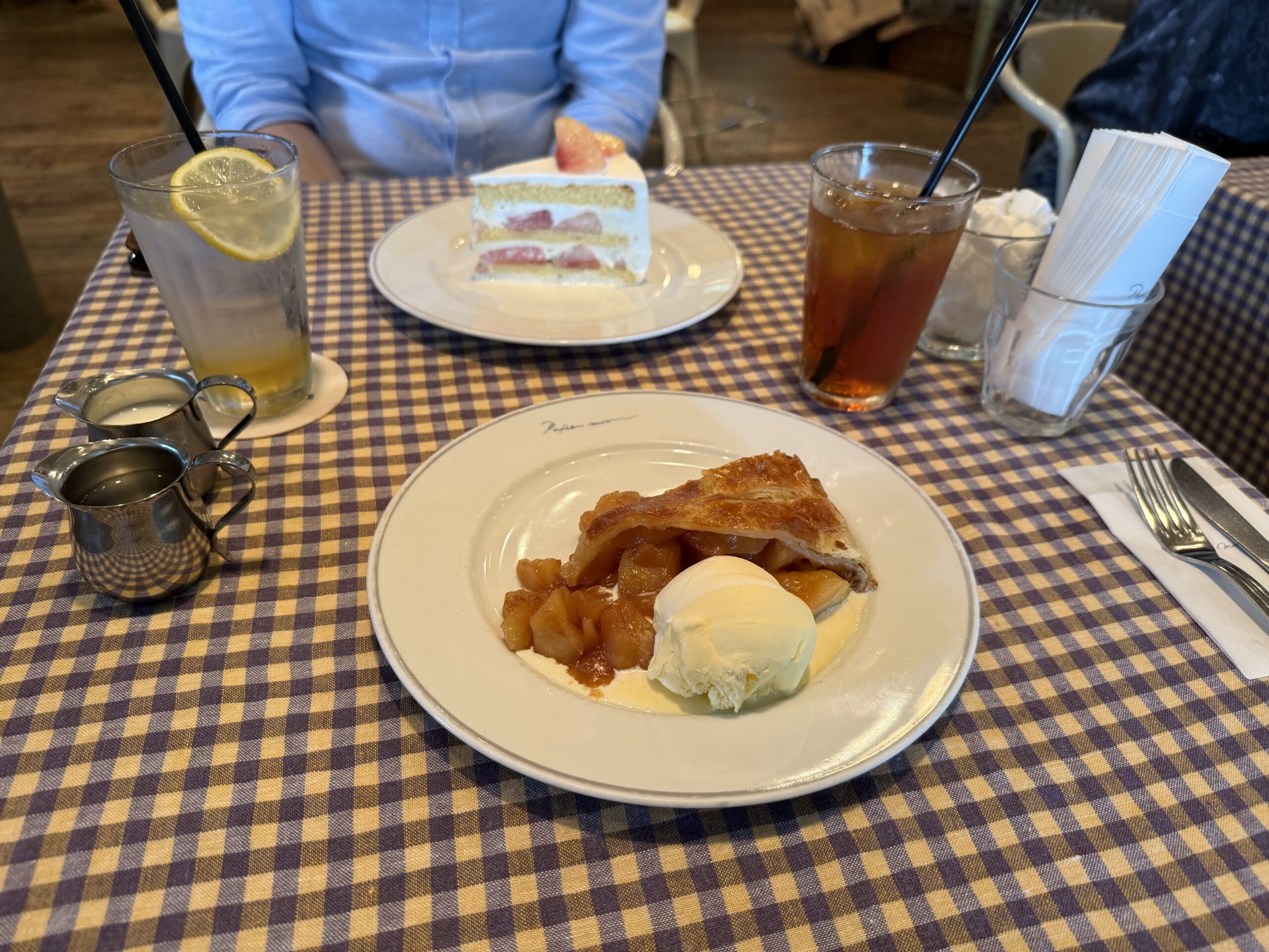 山中湖のPaper Moonで食べた名物アップルパイ