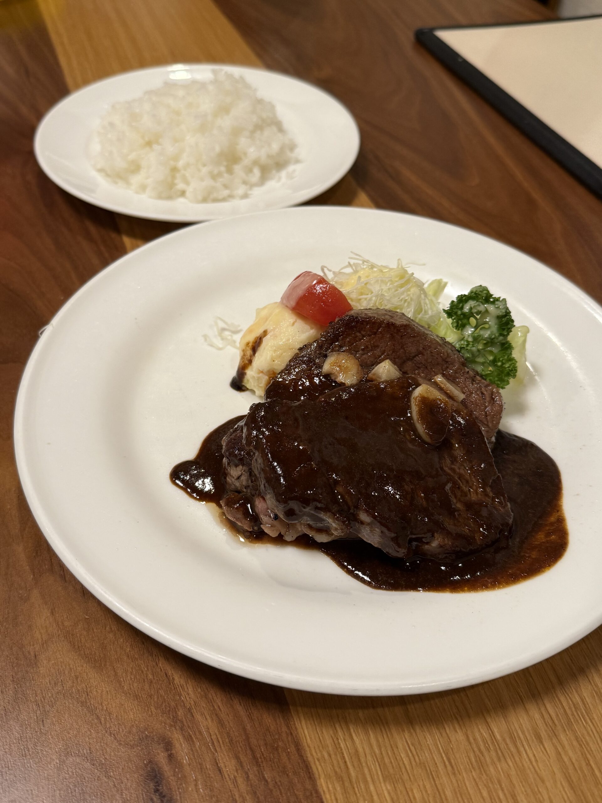 京都の洋食店 人参でいただいたステーキ