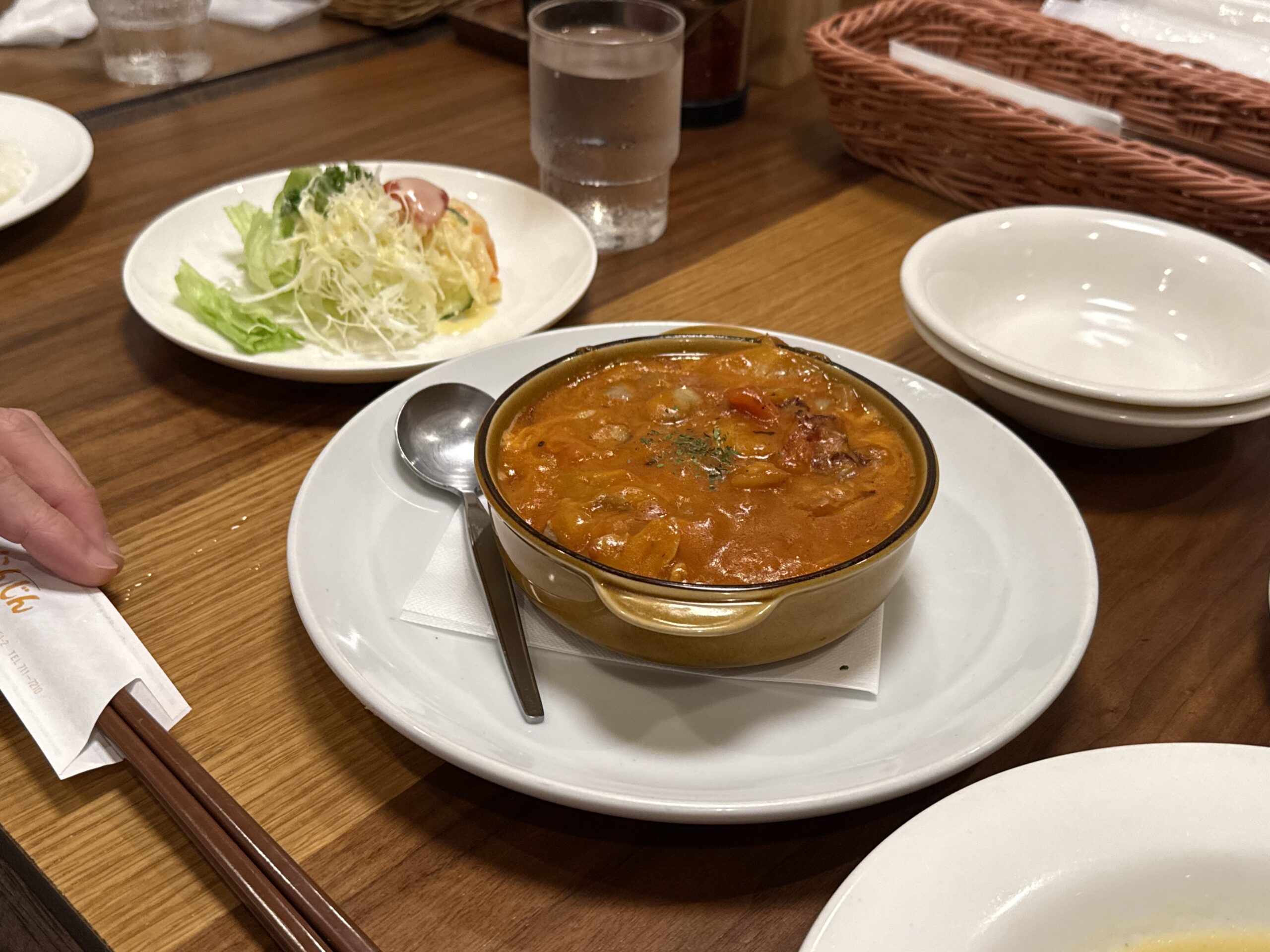 京都の洋食店 人参でいただいたチキンのトマト煮